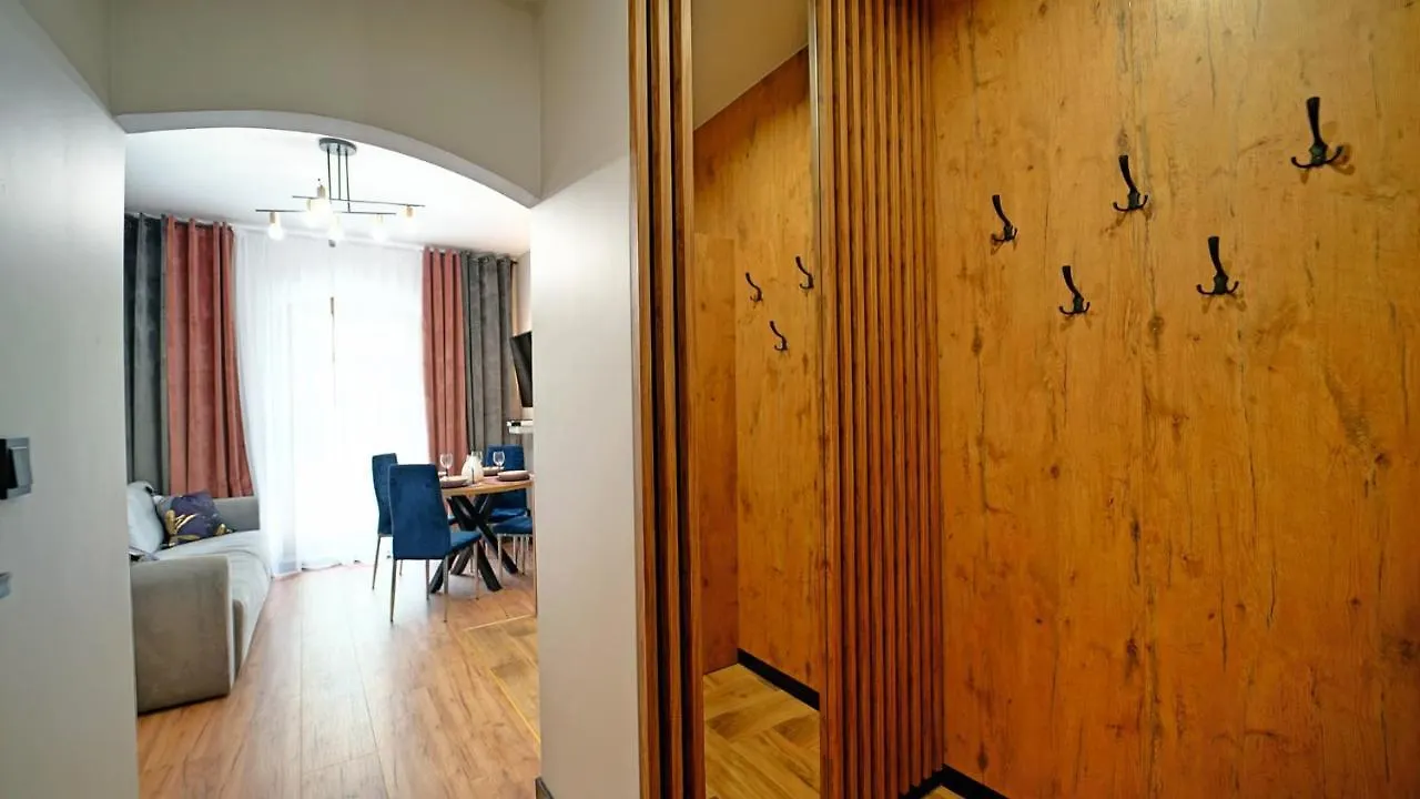 Apartment Apartamenty Everysky - Obroncow Pokoju 1D Karpacz Poland